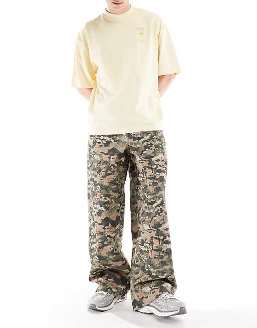 DESIGN Super Baggy Trousers In Camo