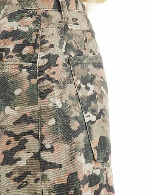 DESIGN Super Baggy Trousers In Camo