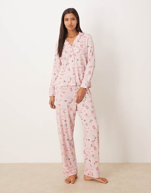 DESIGN super soft long sleeve shirt & trouser pyjama set with contrast piping in ski print