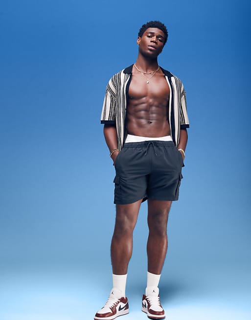 DESIGN Swim Shorts In Mid Length With Cargo Pockets In Black