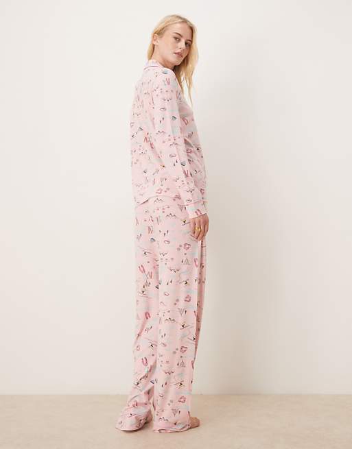 DESIGN Tall Super Soft Long Sleeve Shirt & Trouser Pyjama Set With Contrast Piping In Ski Print