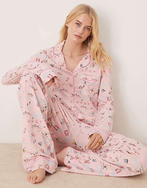 DESIGN Tall Super Soft Long Sleeve Shirt & Trouser Pyjama Set With Contrast Piping In Ski Print