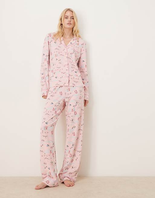 DESIGN Tall super soft long sleeve shirt & trouser pyjama set with contrast piping in ski print