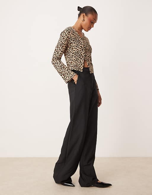DESIGN Tall tailored relaxed straight leg trousers in black