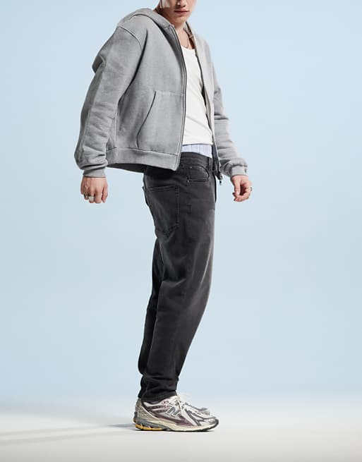 DESIGN Tapered Jeans In Black Wash