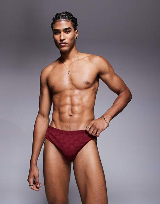 DESIGN textured swim brief in burgundy