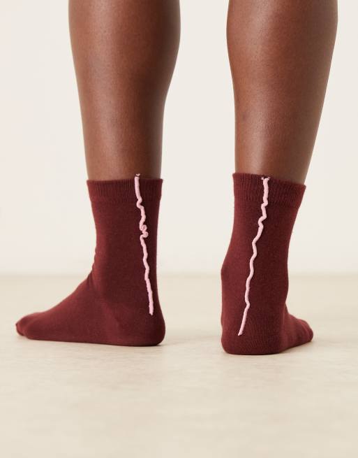 DESIGN Wavy Stitched Detail Socks In Burgundy And Pink