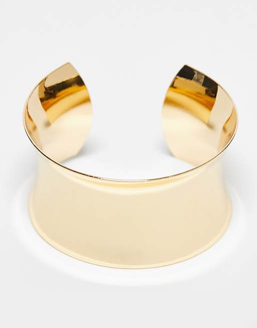 DESIGN wide cuff bracelet in gold tone