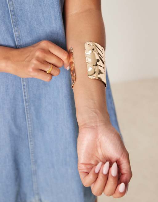 DESIGN Wide Cuff Bracelet With Floral Design In Gold Tone
