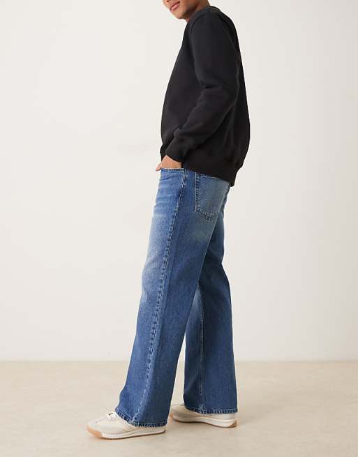 DESIGN Wide Flare Jeans In Mid Wash Blue