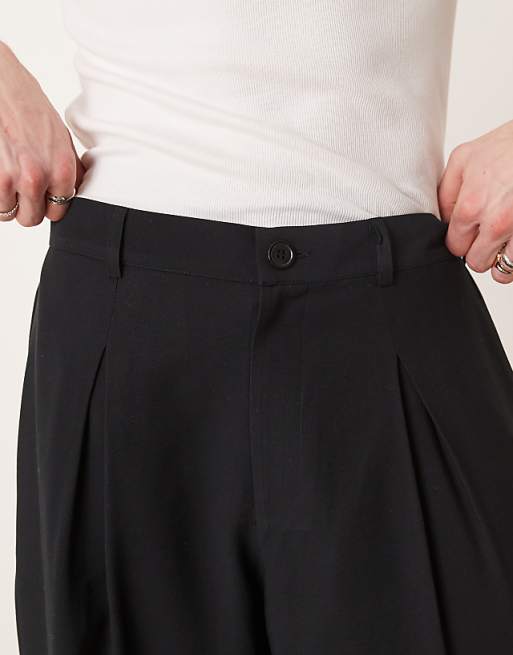 DESIGN Wide Leg Smart Trousers With Front Pleat In Black
