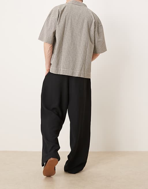 DESIGN Wide Leg Smart Trousers With Front Pleat In Black