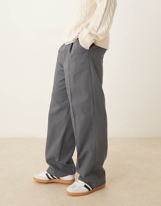 DESIGN wide leg trousers with pleat detailing in grey