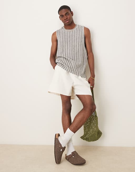 DESIGN wide shorter length pleated shorts with drawstring in white