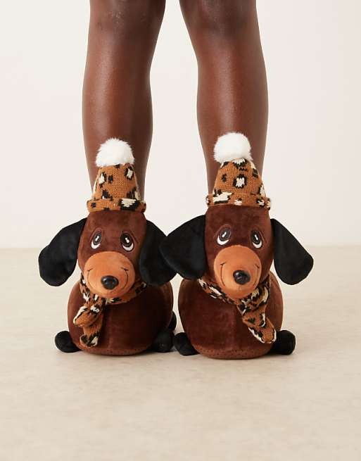 DESIGN Zizzle sausage dog slippers in brown