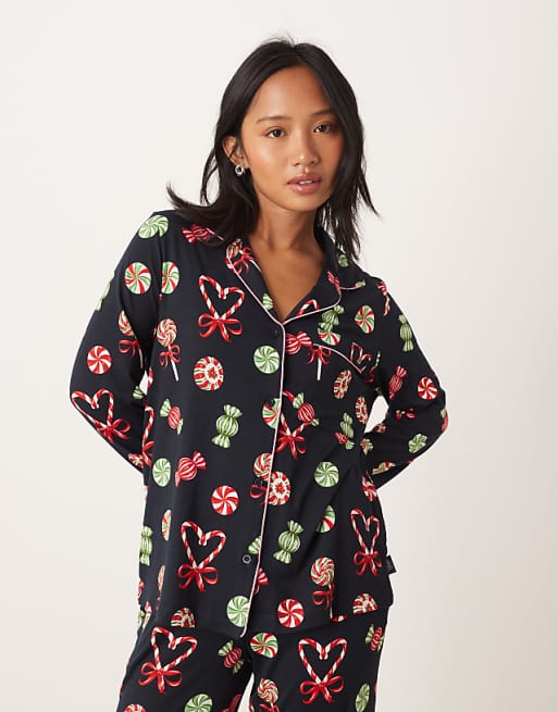 Chelsea Peers Petite Poly Long Sleeve Revere Pyjama Set In Christmas Candy Print