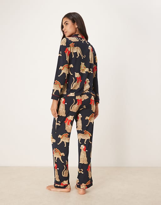 Chelsea Peers Poly Long Sleeve Revere Pyjama Set In Christmas Leopard Print