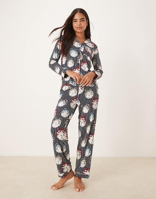Chelsea Peers poly long sleeve revere pyjama set in Christmas disco ball print