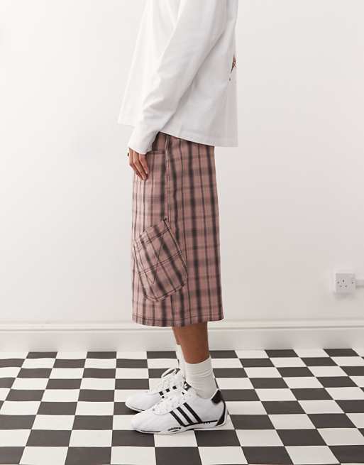 COLLUSION Baggy Longline Jorts In Pink Check