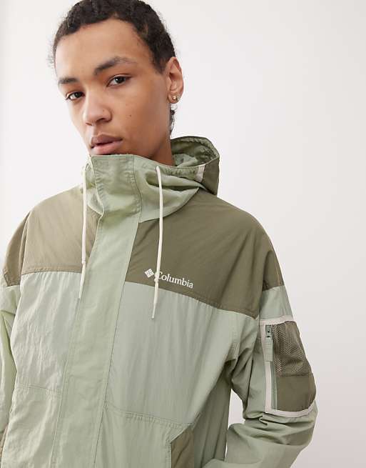 Columbia Challenger II Windbreaker In Green