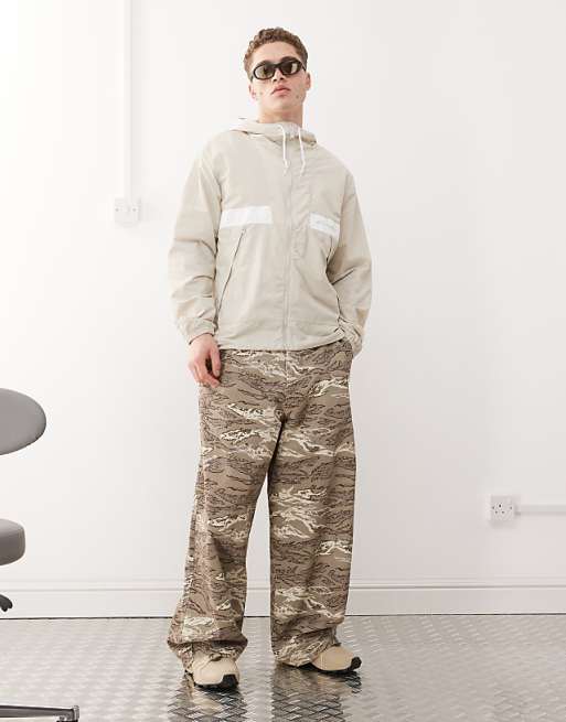 Columbia Spire Valley Hooded Windbreaker In Beige