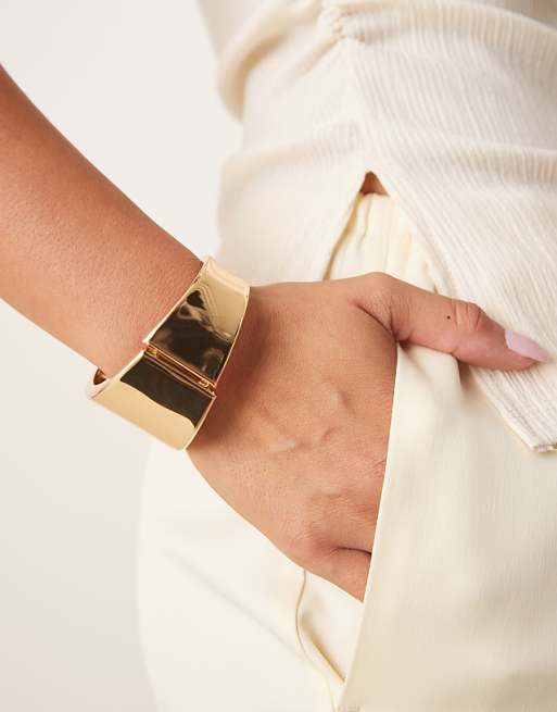 DesignB London chunky metal bangle bracelet in gold