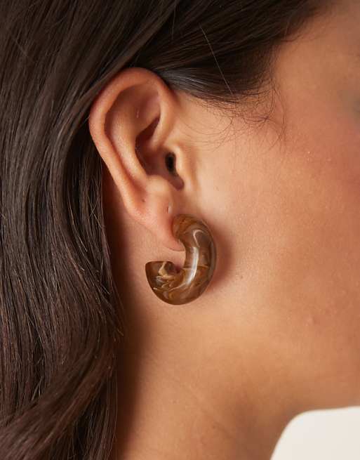 DesignB London chunky resin hoop earrings in brown