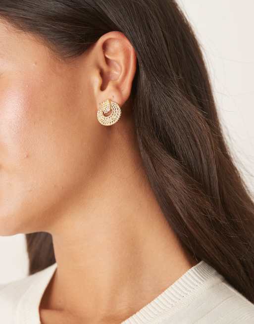 DesignB London Hammered Doorknocker Stud Earrings In Gold
