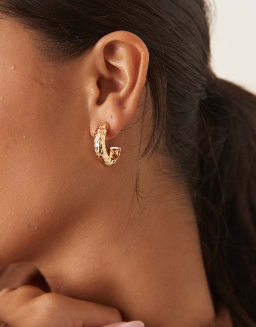 DesignB London Hammered Hoop Earrings In Gold