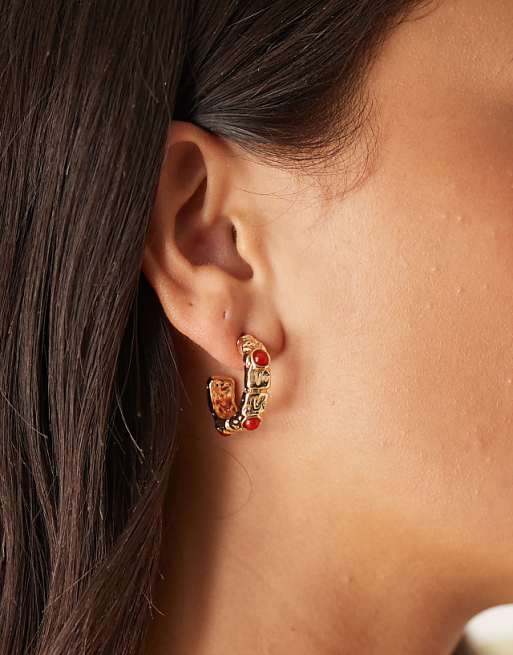 DesignB London hammered hoop earrings with red stones in gold