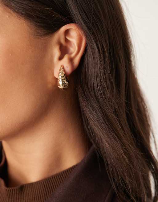 DesignB London Hammered Molten Teardrop Earrings In Gold