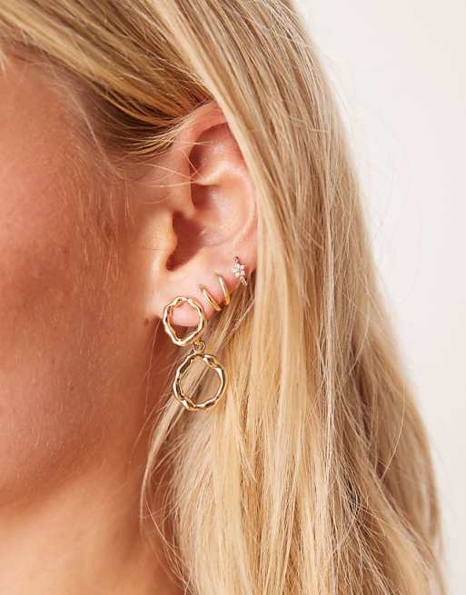 DesignB London molten hammered double hoop stud earrings in gold