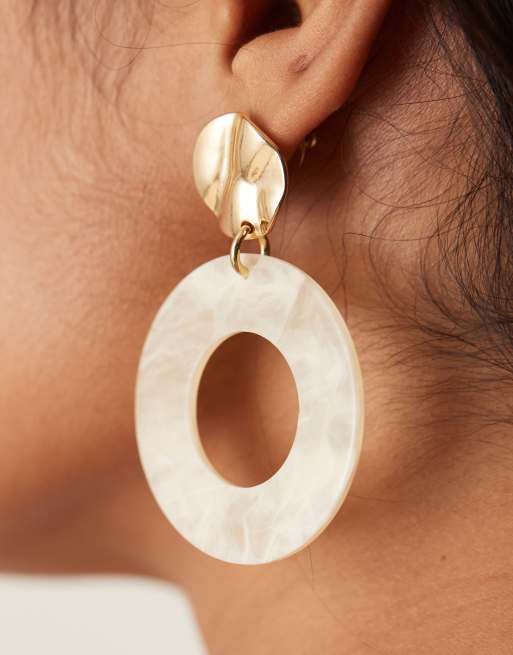 DesignB London Resin Circle Stud Earrings In Neutral And Gold