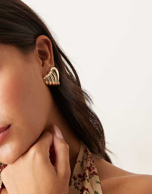 DesignB London ridged stud earrings in gold