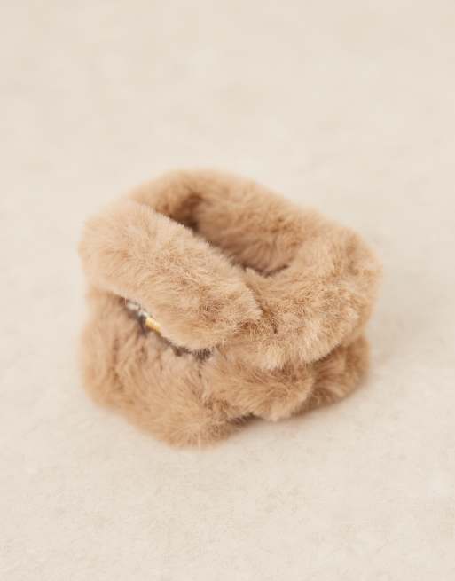 DesignB London Small Faux Fur Hair Claw Clip In Brown
