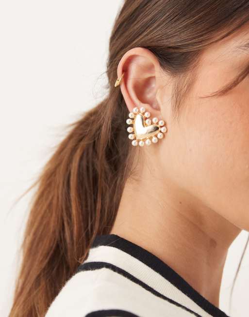 DesignB London Statement Pearl And Heart Stud Earrings In Gold