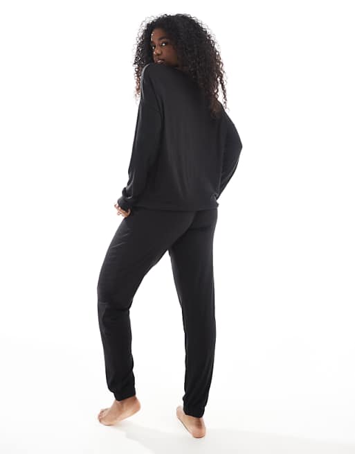 DKNY Fits The Vibe Long Sleeve Top & Jogger Sleep Set In Black