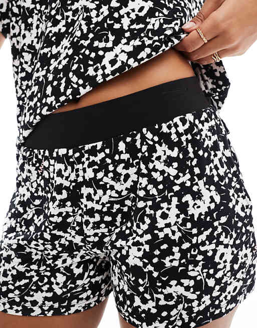 DKNY Fits The Vibe Short Sleee Top & Boxer Sleep Set In Black Floral