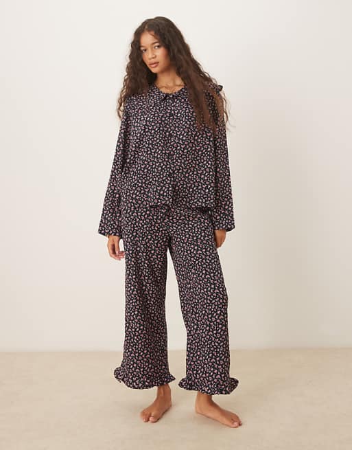 Glamorous Ditsy Floral Pyjama Shirt And Trouser Set In Black Pink Floral