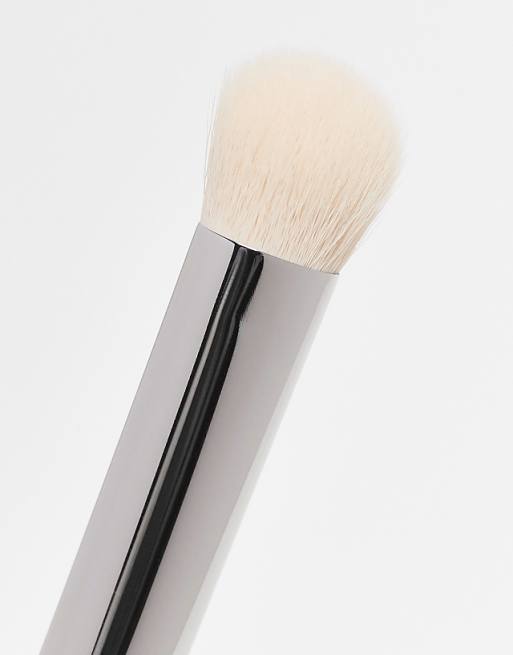 Huda Beauty Undereye Buff Brush