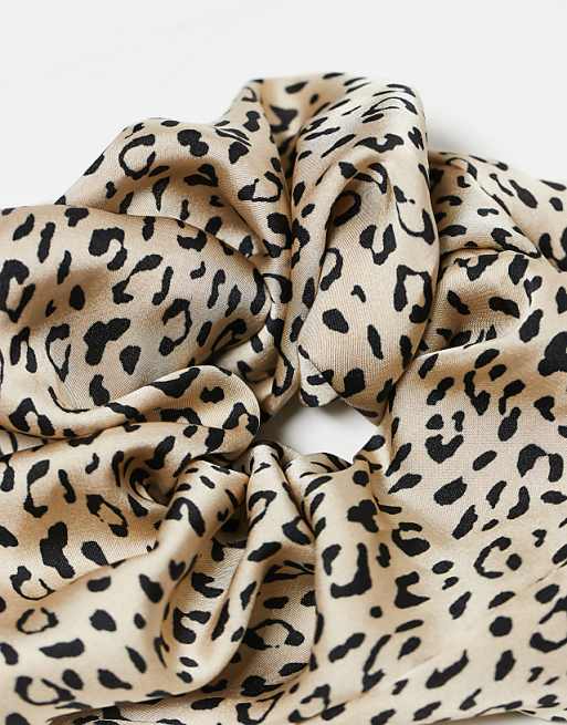 Kitsch Fabric Scrunchie 1 Pack - Leopard