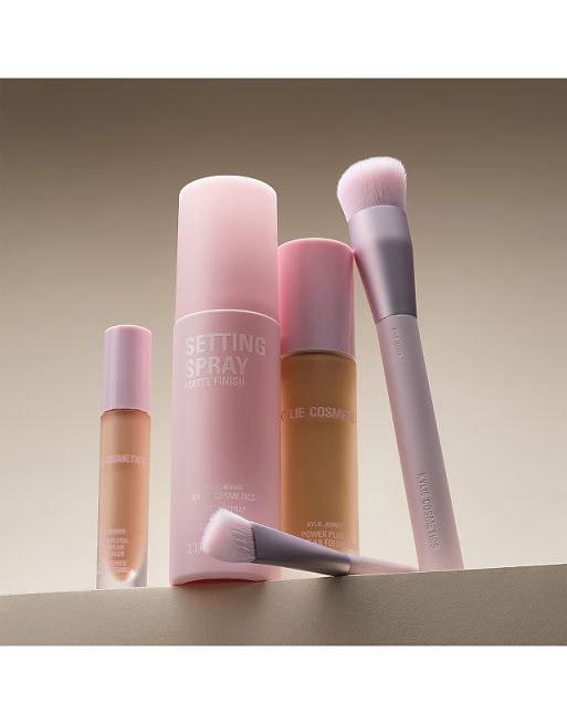 Kylie Cosmetics Foundation Brush