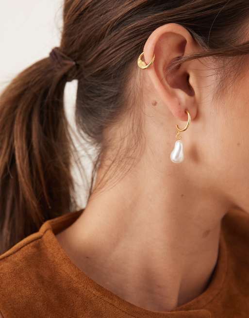 Lost Souls Hoop Earrings With Molten Pearl Pendant In 18ct Gold Plated Stainless Steel