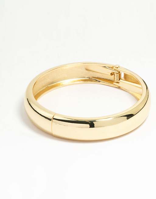 Lovisa Gold plated smooth hinged bangle in gold