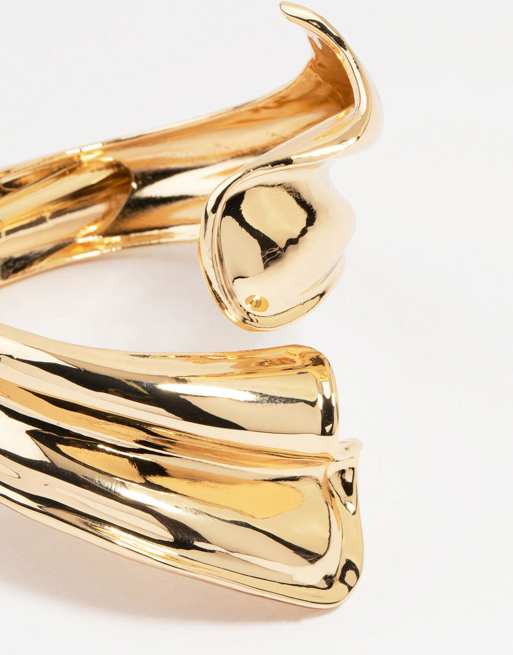 Lovisa Lovisa Gold Ribbed Wave Wrap Wrist Cuff In Gold