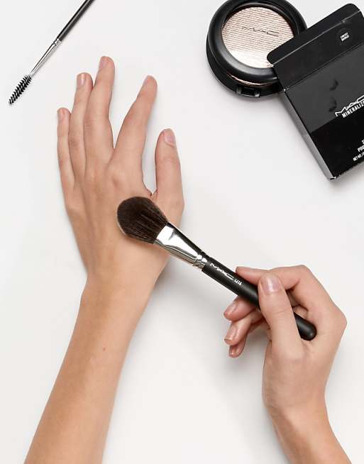 MAC 127 Split Fibre Face Brush
