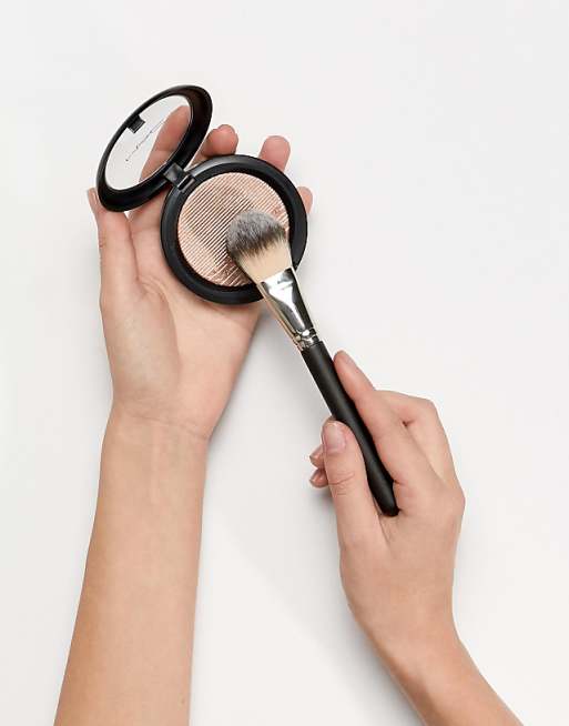 MAC 127 Split Fibre Face Brush