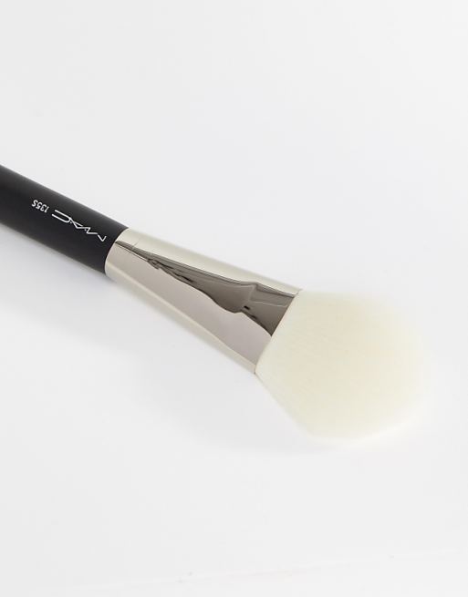 MAC 135S Large Flat Powder Brush