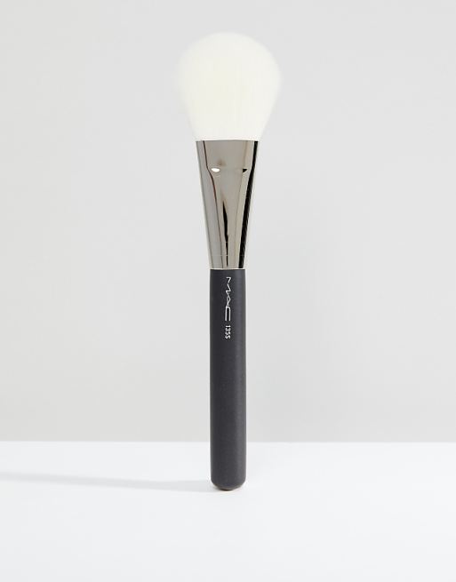 MAC 135S Large Flat Powder Brush