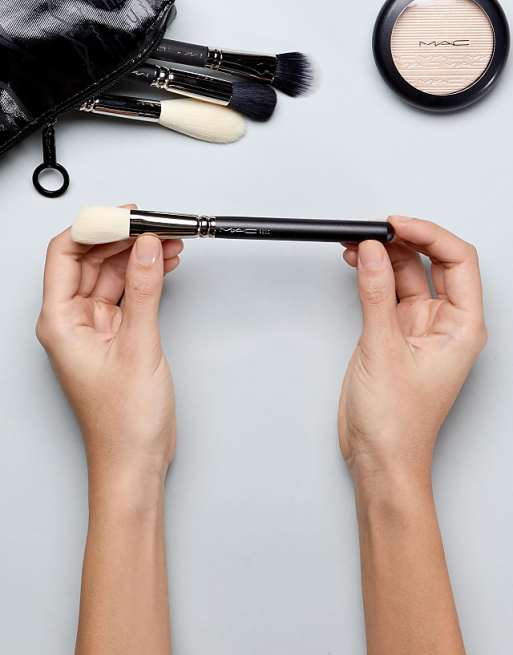 MAC 168S Large Angled Contour Brush